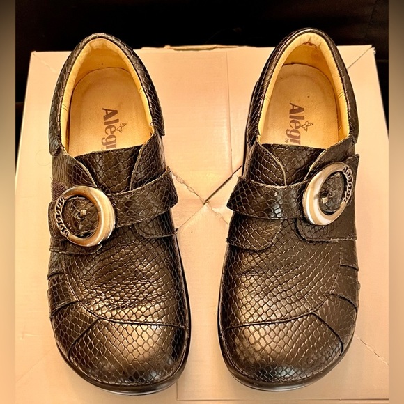 Alegria Black Textured Leather Loafers Silver Buckle Velcro Close 6.5 US 37 EUR - Picture 3 of 17